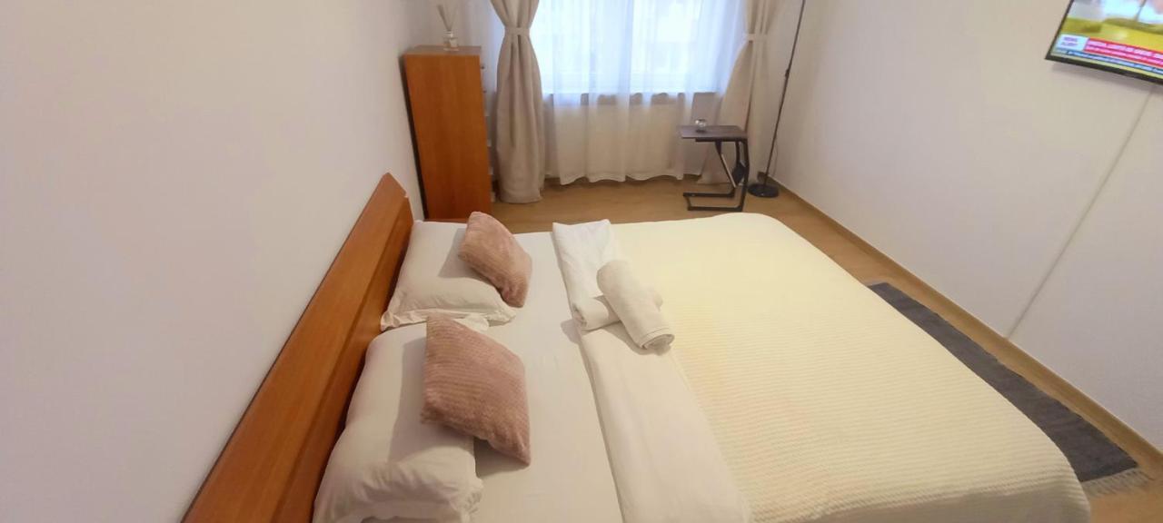 33 Coquette Apartment Baia Mare Eksteriør bilde