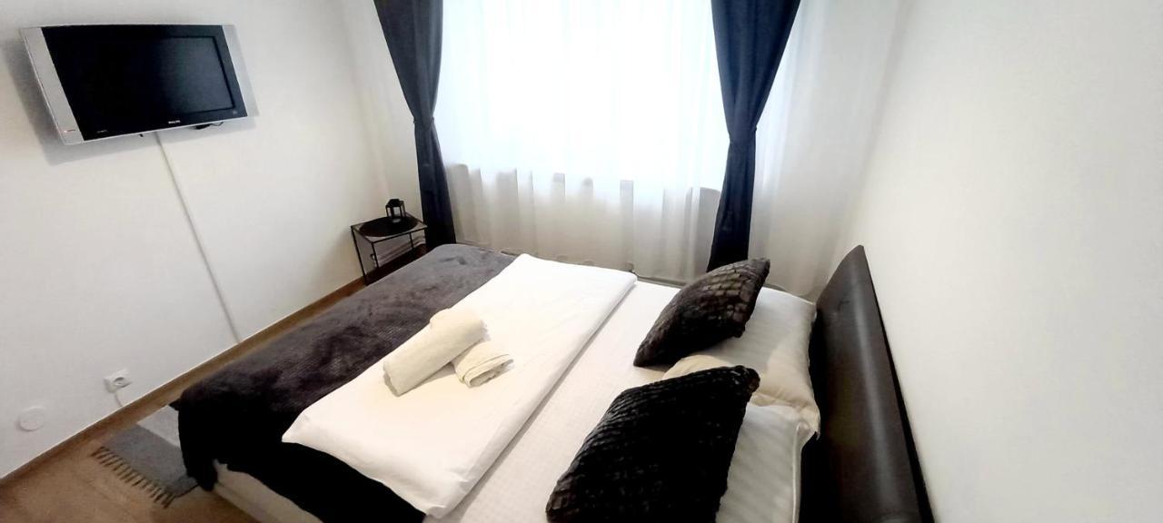 33 Coquette Apartment Baia Mare Eksteriør bilde